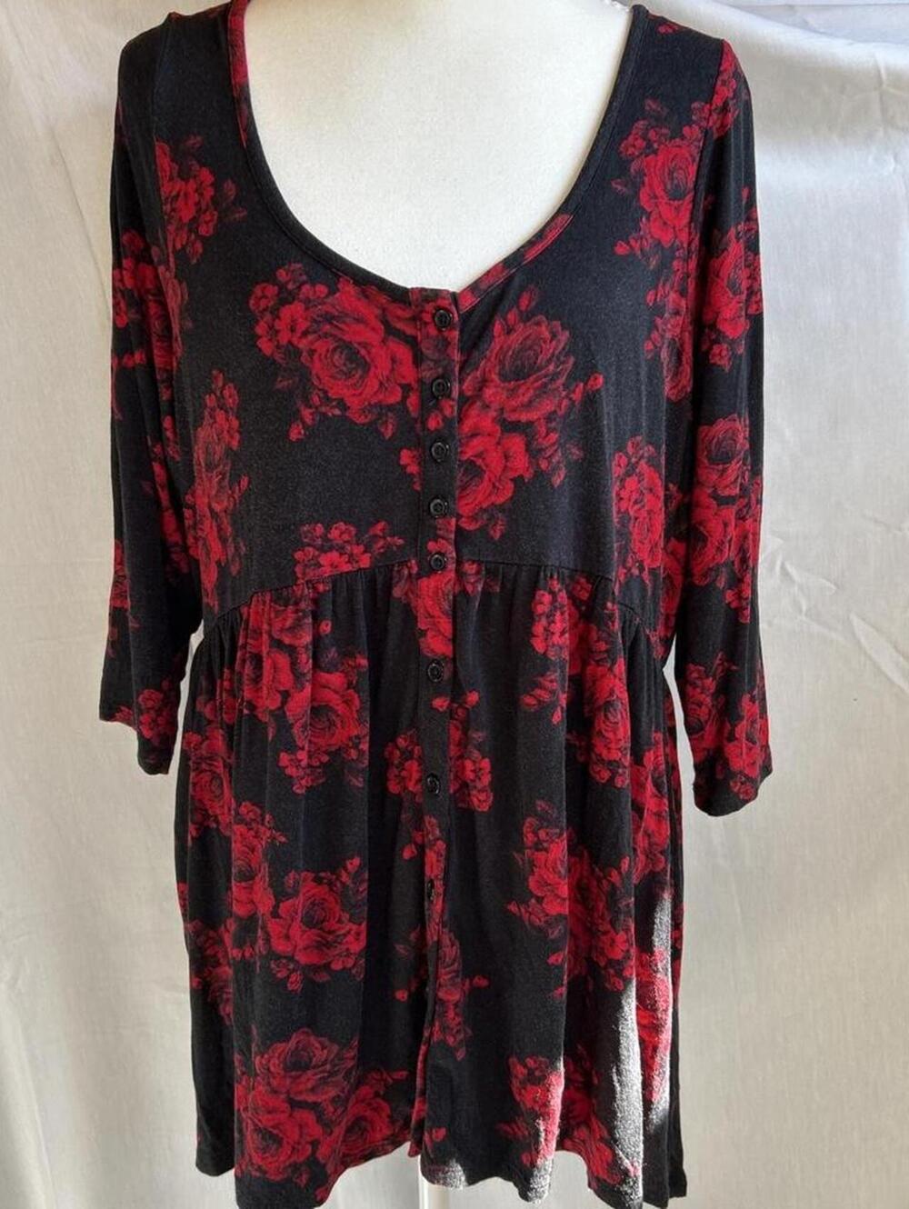 Women's Torrid Super Soft Knits Red Rose Floral Button Babydoll Tunic Sz 0 / L